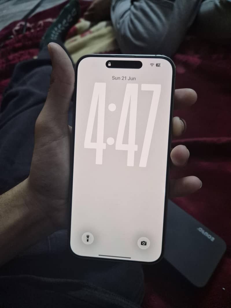 iPhone 15 Pro Max 4