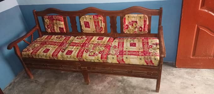 lakri ka sofa