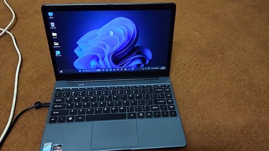10/10 MECHREVO - Windows 11 PRO - 8GB 256GB SSD