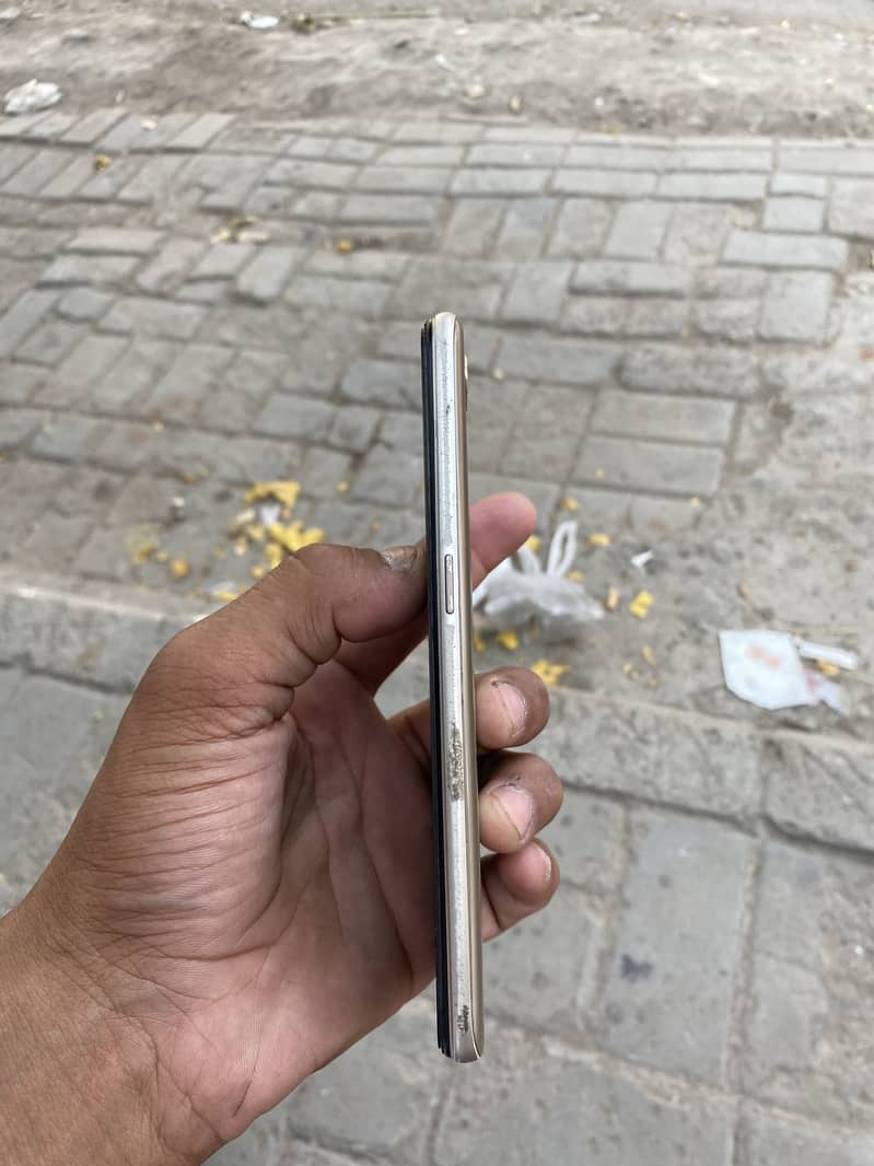 OPPO A7 2