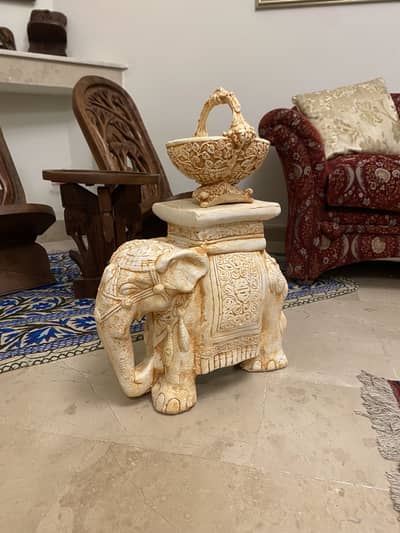 Hand Carved Elephants 2x with hand carved baskets 2x