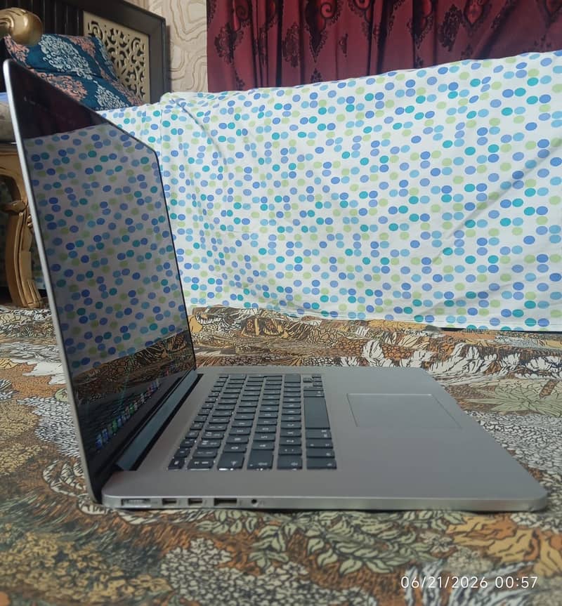 MacBook pro 1