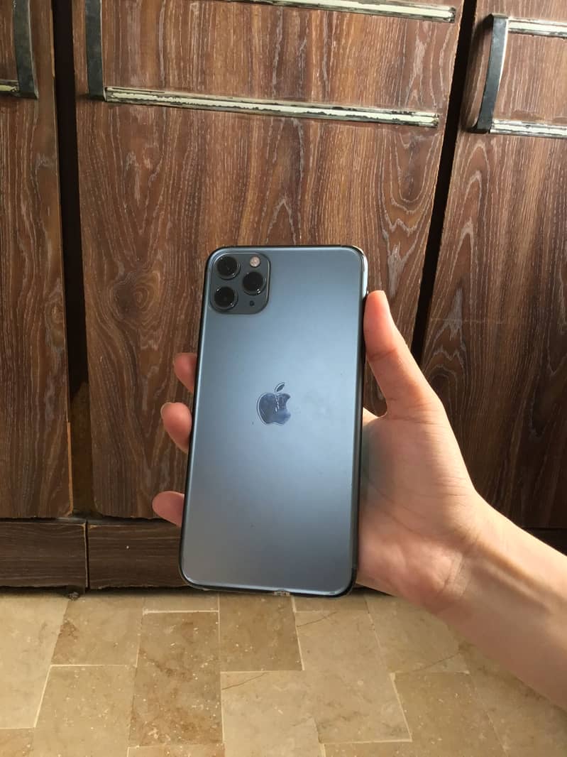 Apple iPhone 11 Pro Max 9