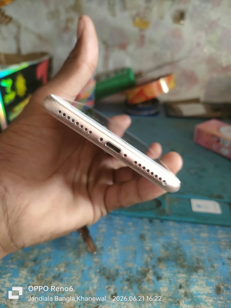 iPhone 8 plus 5