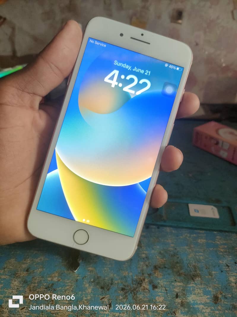 iPhone 8 plus 6