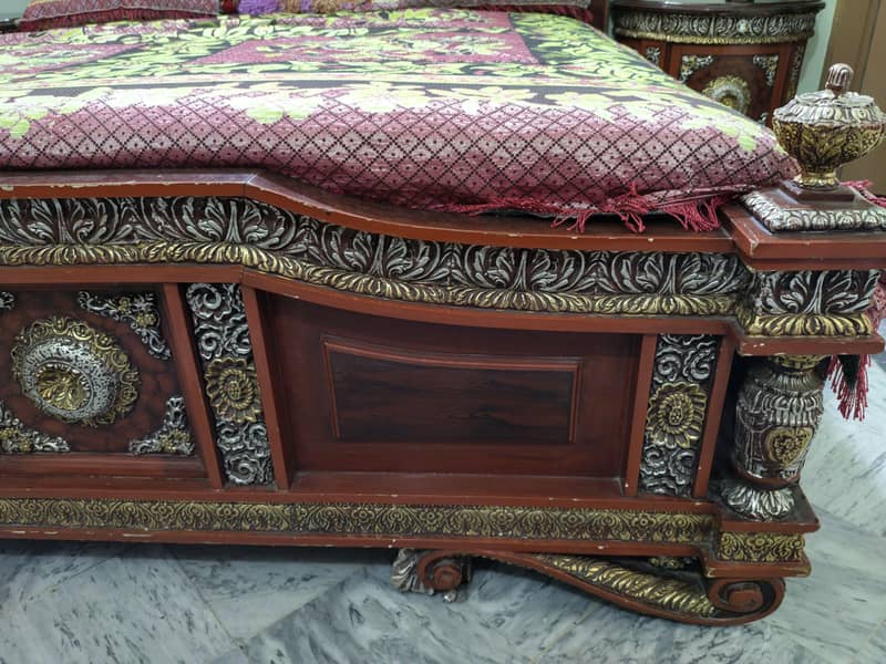 Chinioti Bed Set with Dressing Table 1