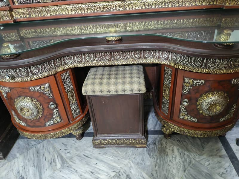 Chinioti Bed Set with Dressing Table 7