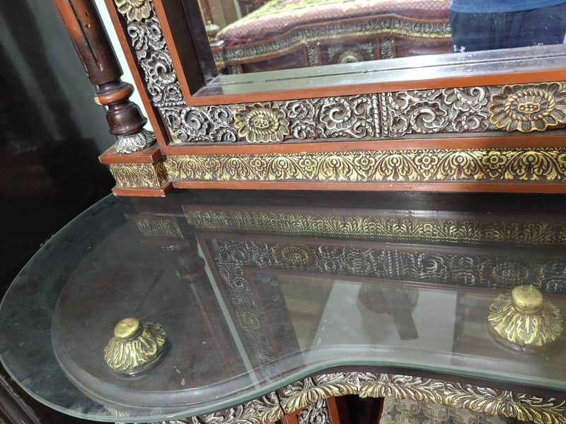 Chinioti Bed Set with Dressing Table 9