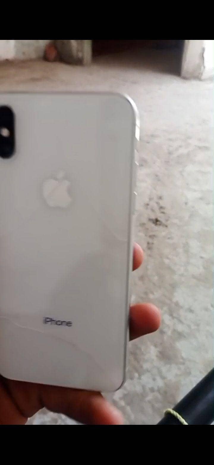 Apple iPhone X 3
