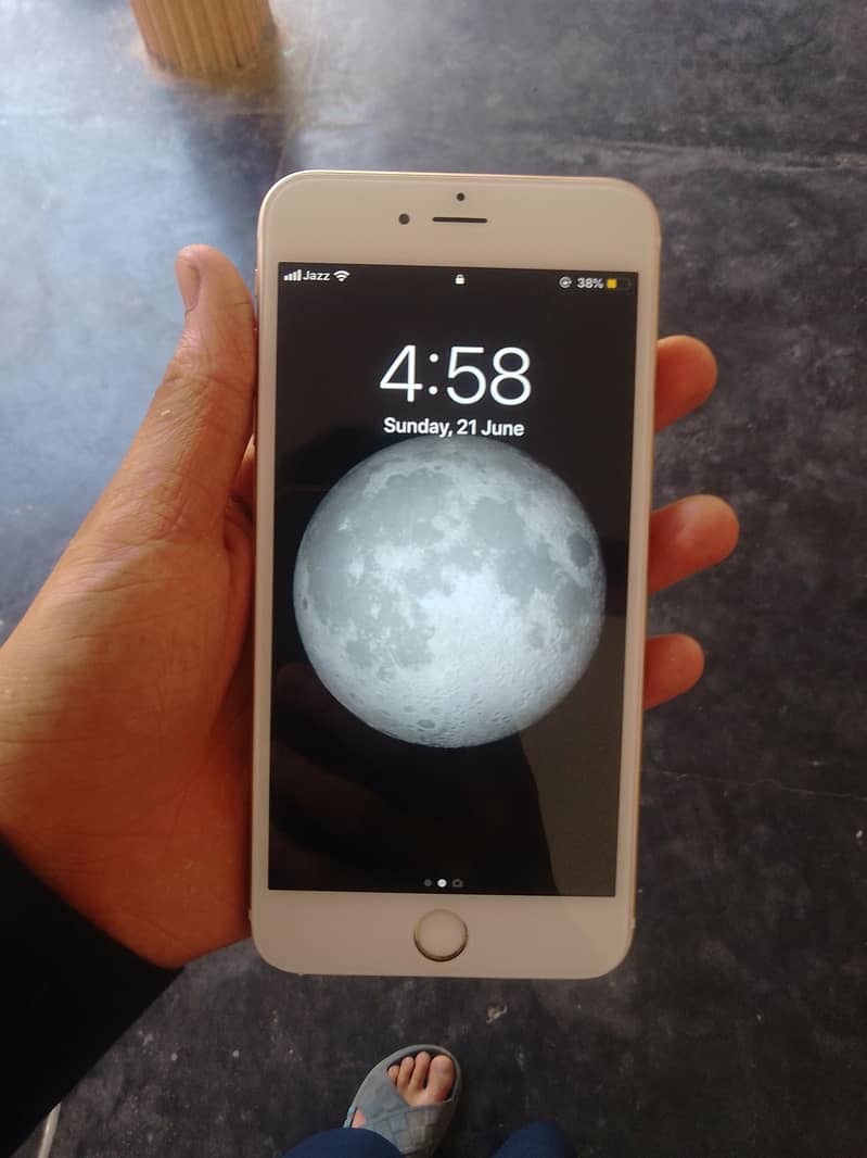 Apple iPhone 6 Plus 1