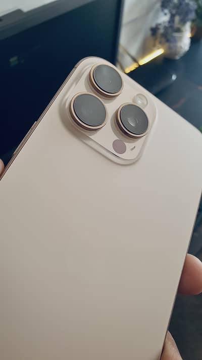 Apple iPhone 16 Pro Max