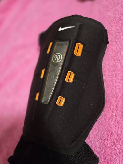 Nike [T90] Adult Shin Guards | Original | 8.5/10 Condition