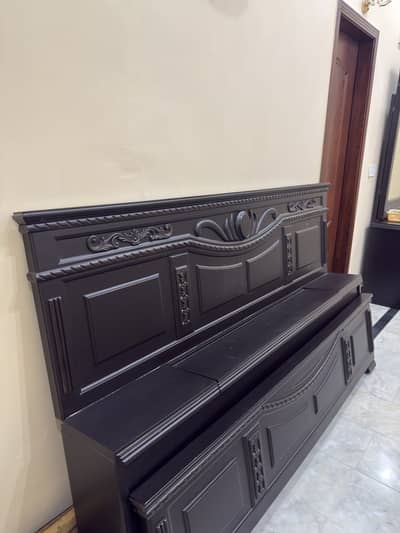 KING SIZE BED