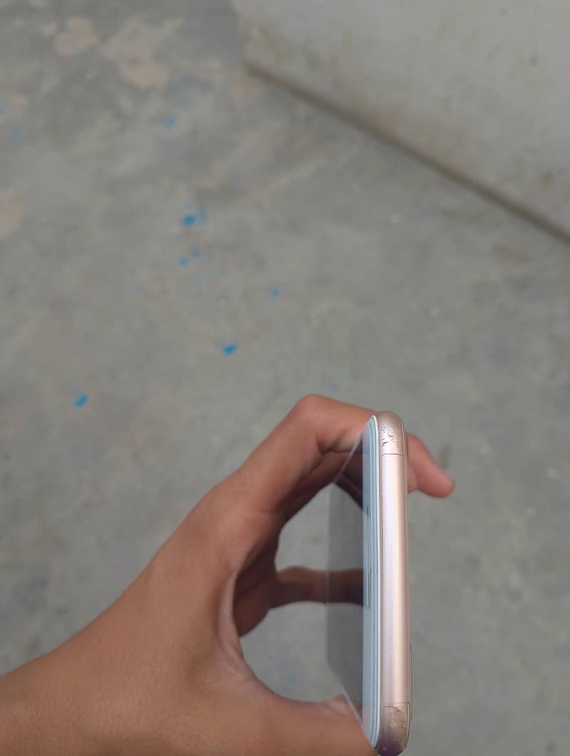 Apple iPhone 8 Plus 1
