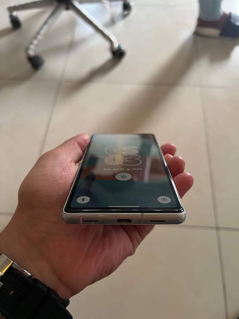 Google Pixel 7a 2