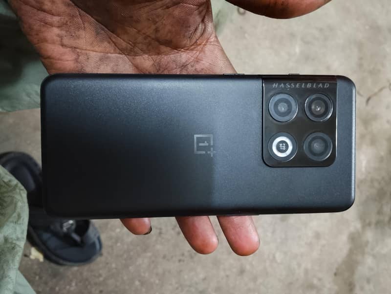 One Plus 10 Pro 1