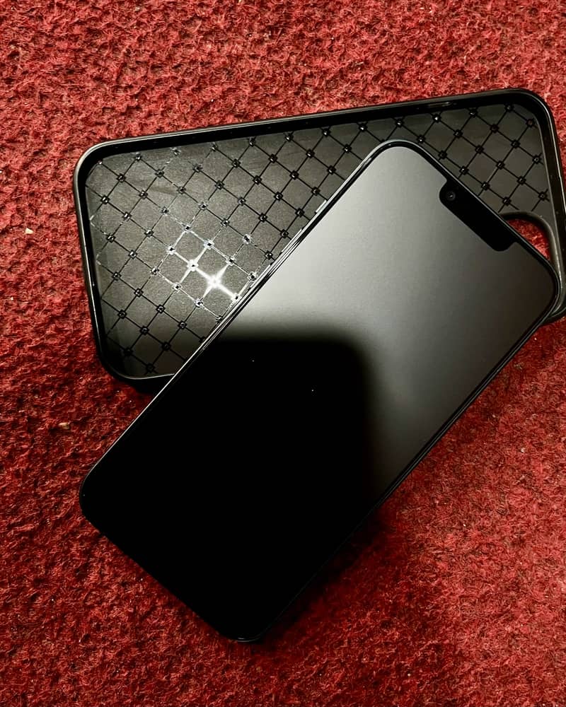Apple iPhone 13 0