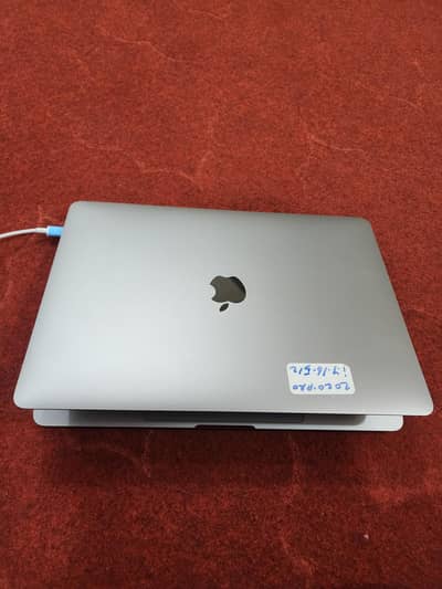 Macbook pro 2020 Model i7 Processor