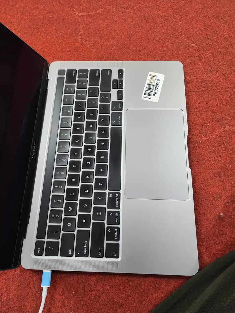 Macbook pro 2020 Model i7 Processor 3