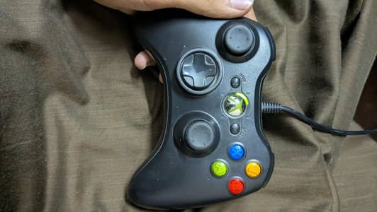 Xbox 360 wired controller original only one month used