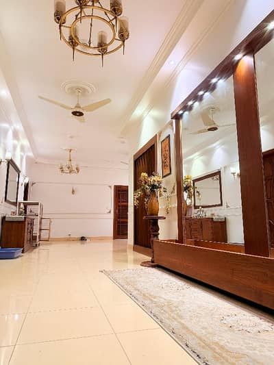 800 Square Yards House For sale In The Perfect Location Of Falcon Complex Faisal