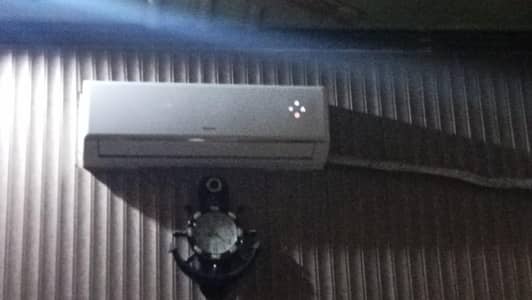 Gree 1.5 ton ac in new condition