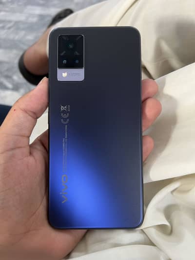 Vivo V21