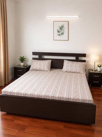 king size bed set in good condition