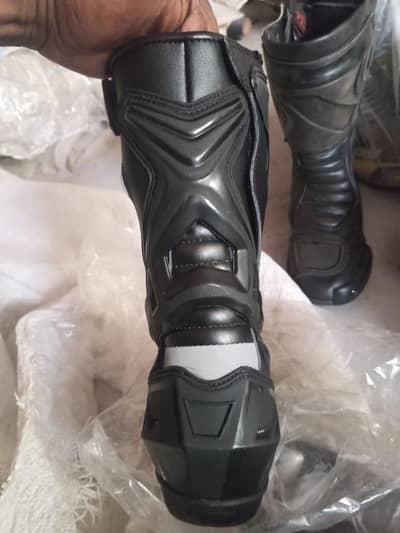 heavy biker shoes