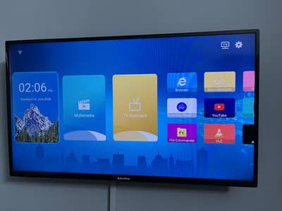 Smart Tv 40 inch just like brand new with original box