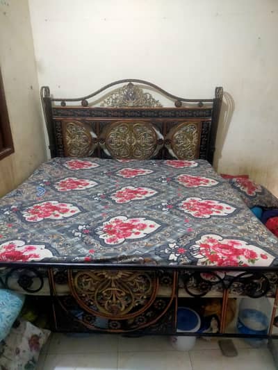 good condition iron bed spring mattress 03122544375