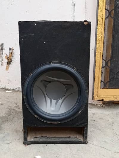 speakers and bass
