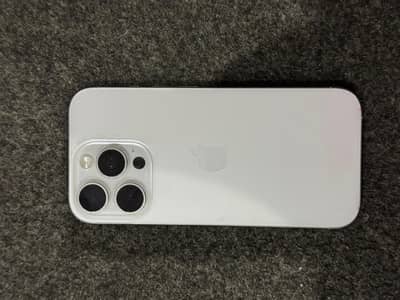 Apple iPhone 16 Pro jv