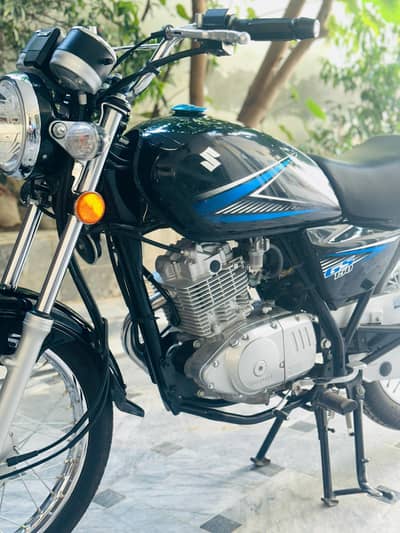 Suzuki GS 150 2025