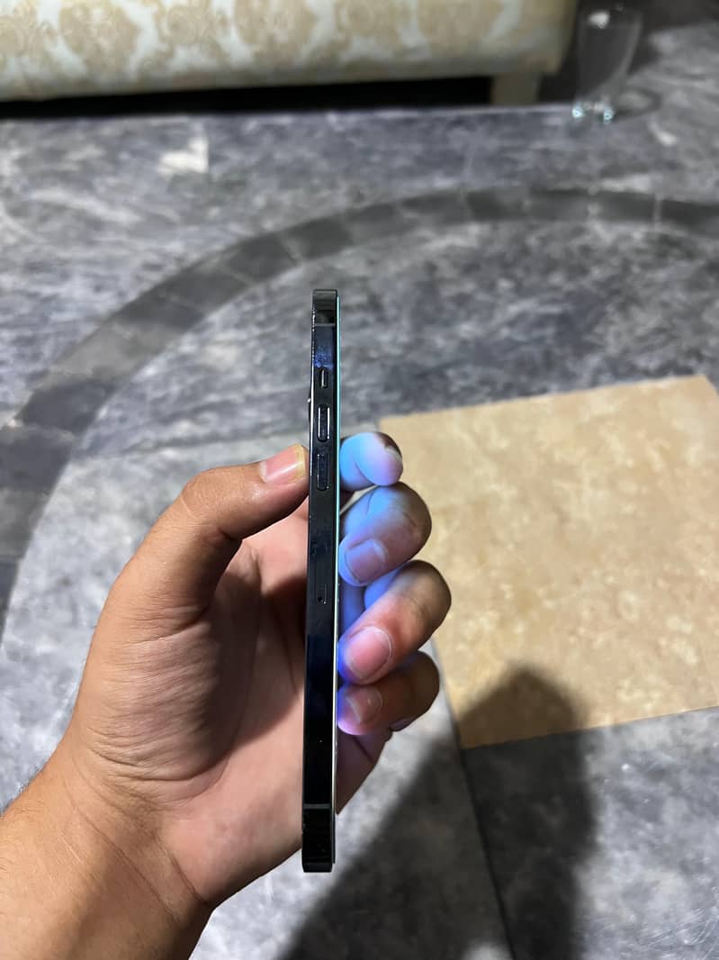 IPhone 12 Pro Max 2