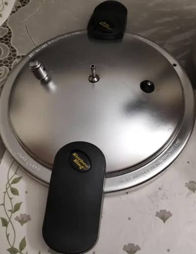 pressure cooker