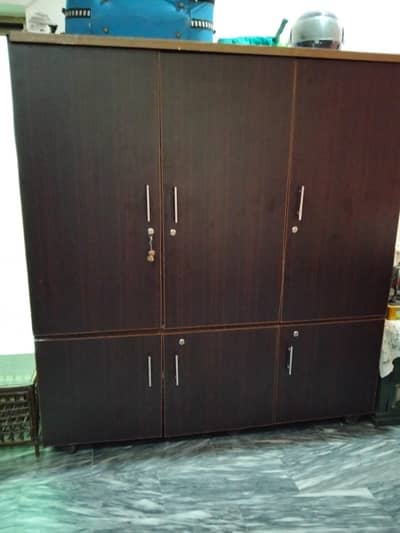 wardrobe in new condition