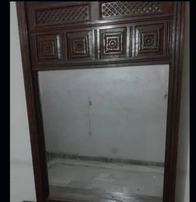 Dressing Table Full Size With King Size Mirror in Good Condition Avl