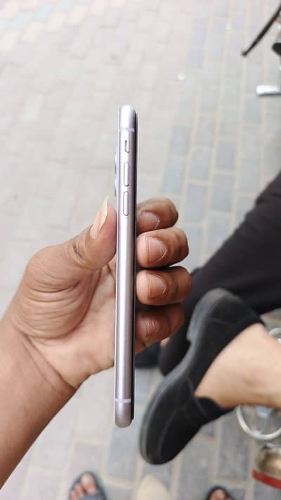 Apple iPhone 11 whatsapp 03094091194