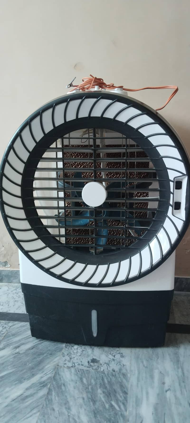 Dc Cooler. 1