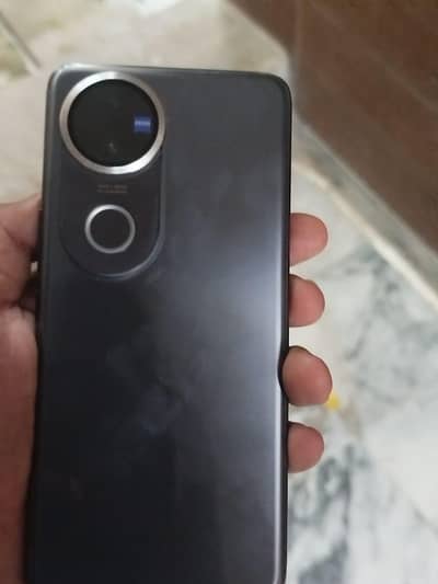 Vivo V50