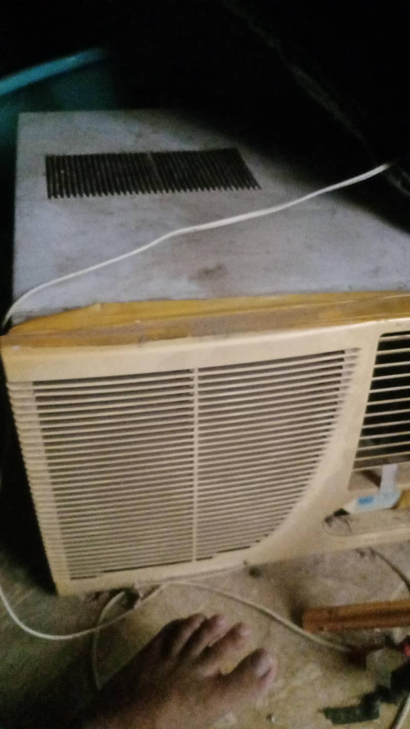 window wall Ac 0