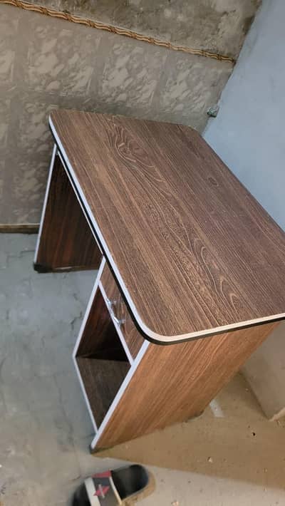 computer table