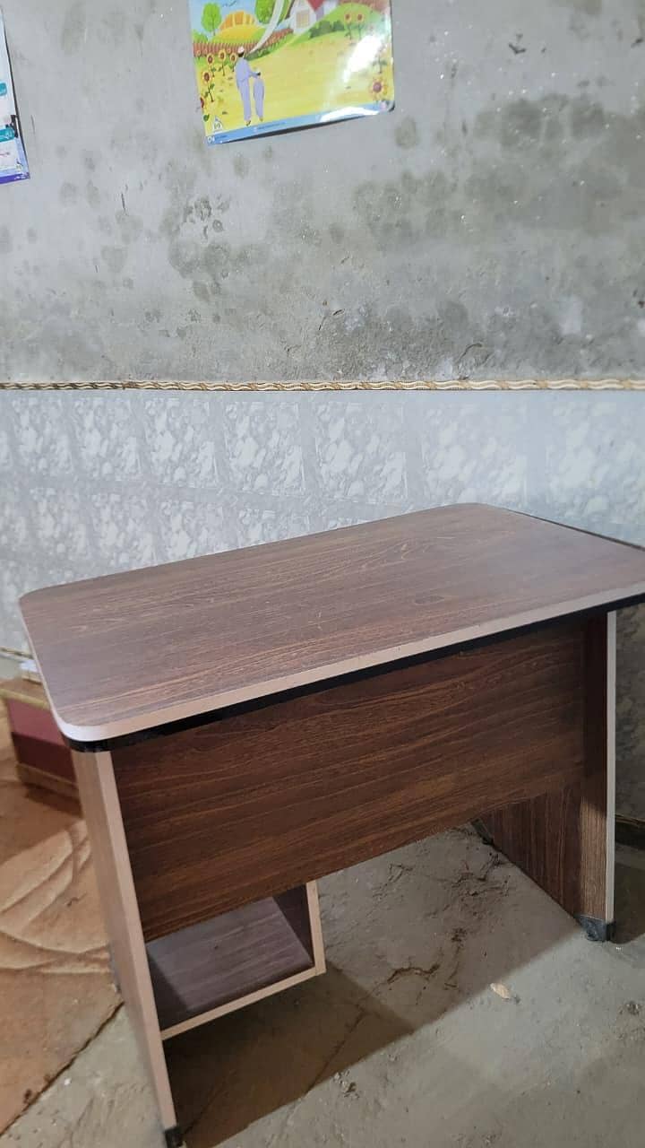 computer table 1
