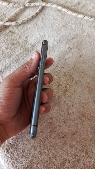Apple iPhone 11 sim working