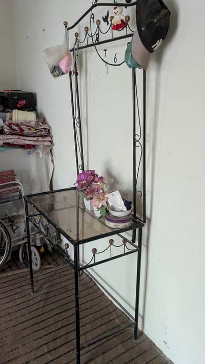 Iron single bed,Iron dresing,fish aquriam medium size