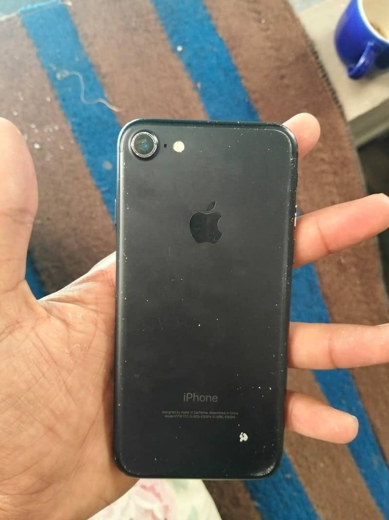Apple iPhone 7 2