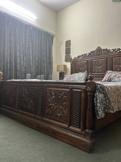 King size bed
