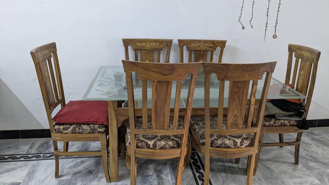 Dining Table 0