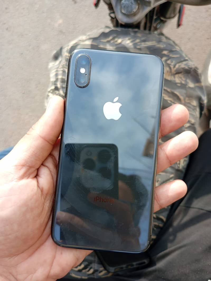 Apple iPhone X 3